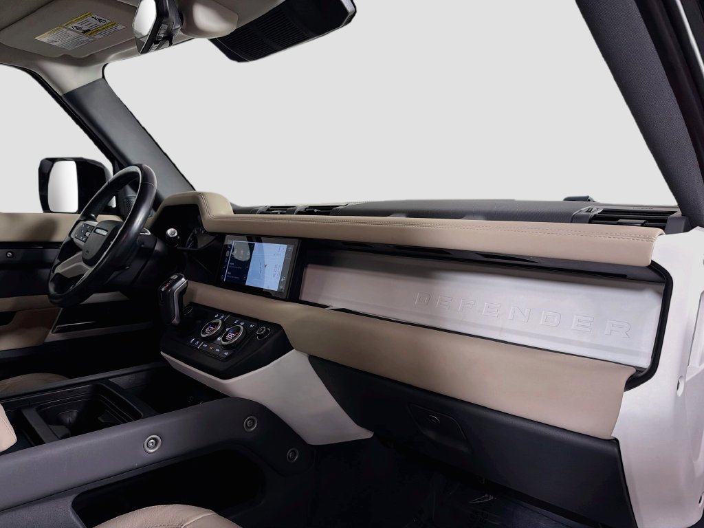 Used 2022 Black Land Rover S image 31