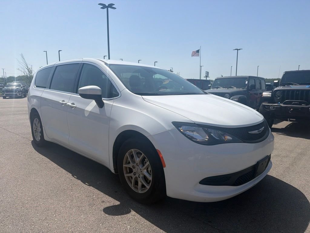 Used 2023 White Chrysler LX image 8