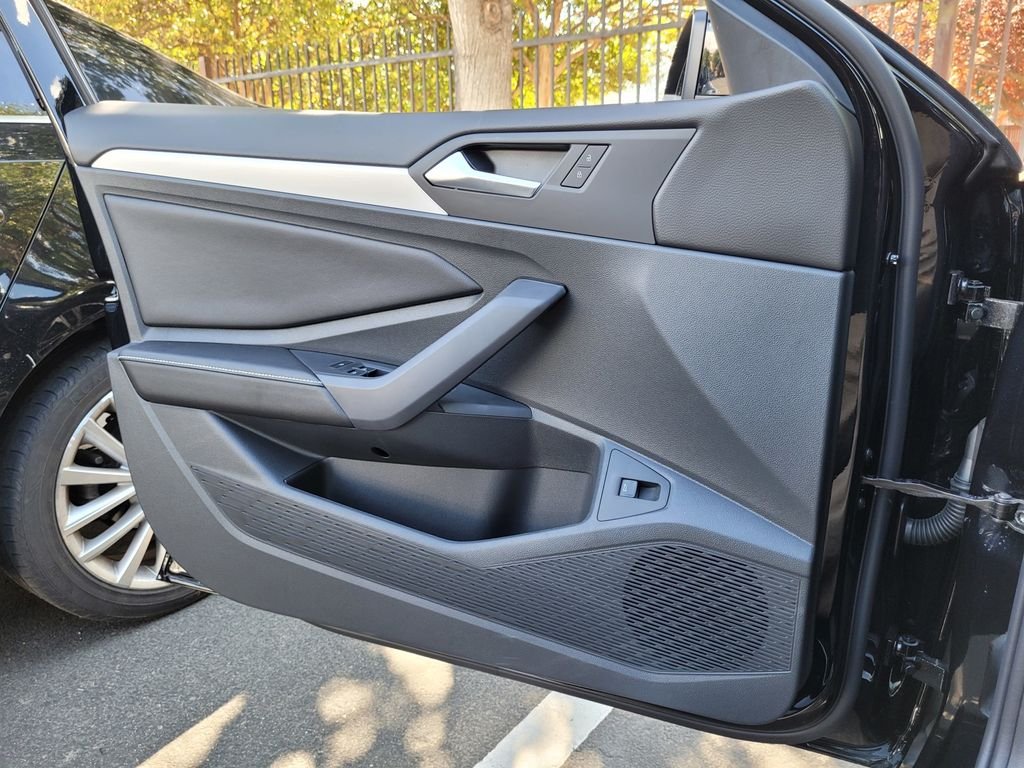 2026 Volkswagen Jetta Sport - Photo 25
