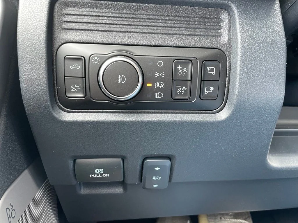 New 2026 Glacier Gray Metallic Tri-Coat Ford F-250® Lariat® image 53
