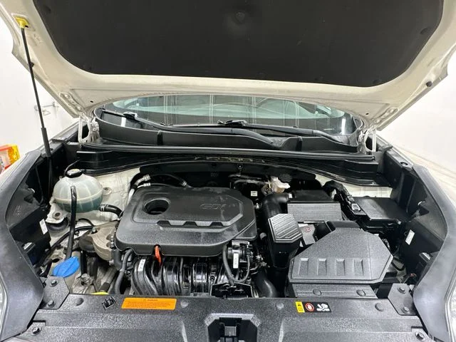 Used 2017 White Kia EX image 19