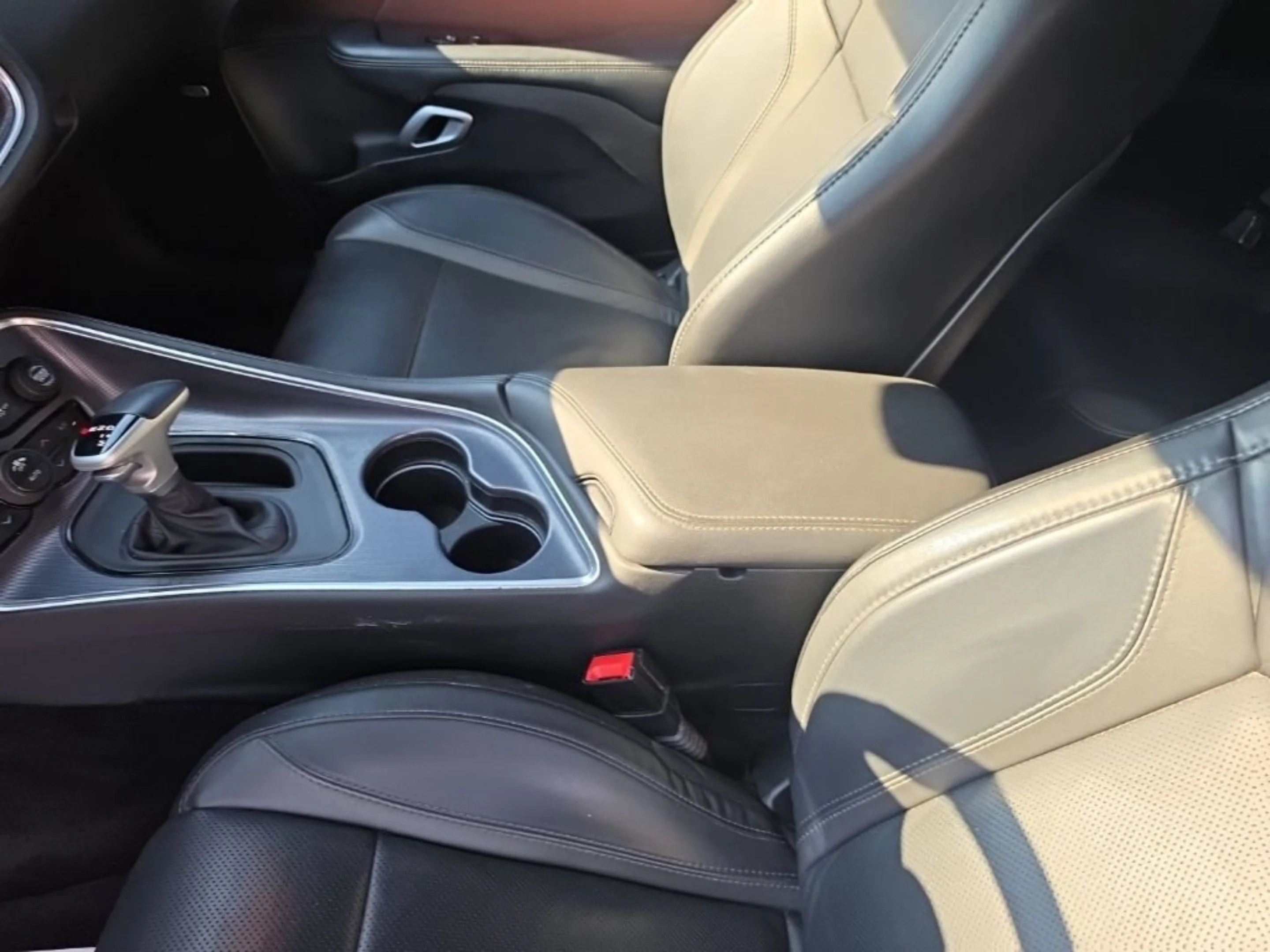 Used 2017 Red Dodge SXT Plus image 17