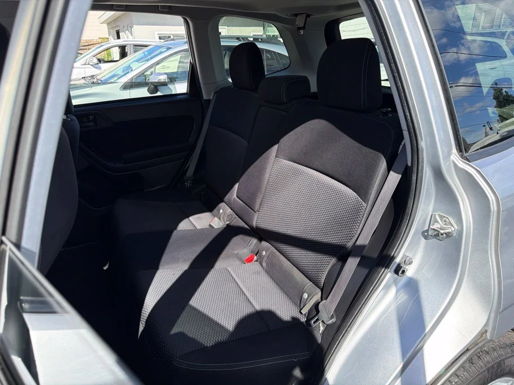 Used 2015 Silver Subaru 2.5i Premium image 21