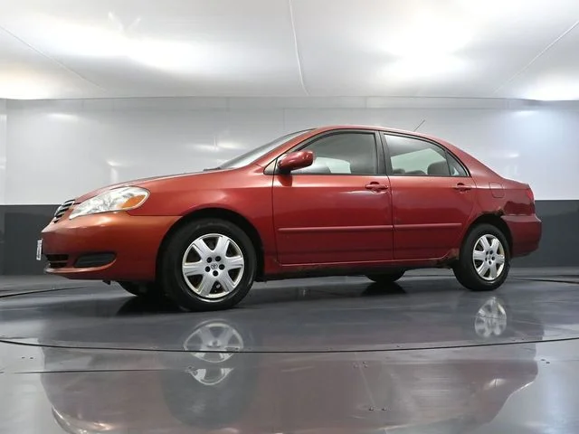 Used 2005 Red Toyota LE image 46