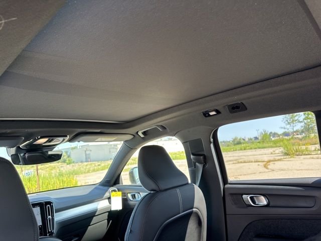 2026 Volvo XC40 Ultra Black Edition - Photo 8