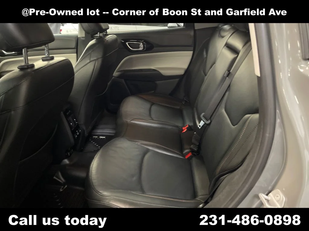 Used 2022 Gray Jeep Limited image 27