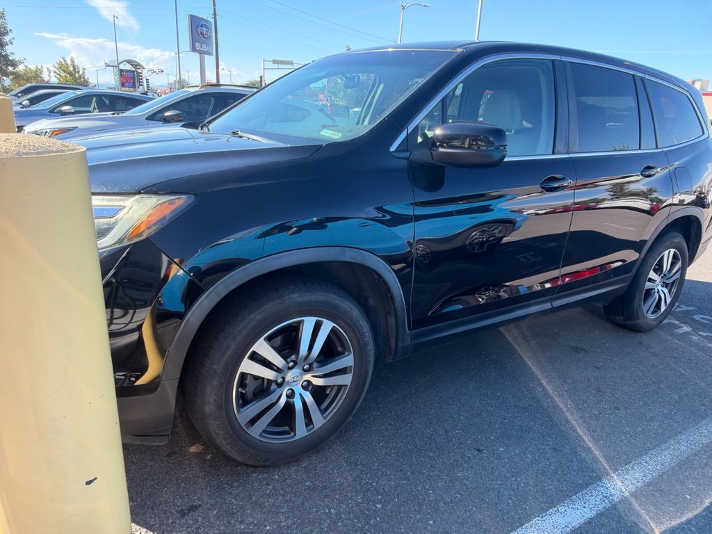 Used 2016  Honda EX image 2