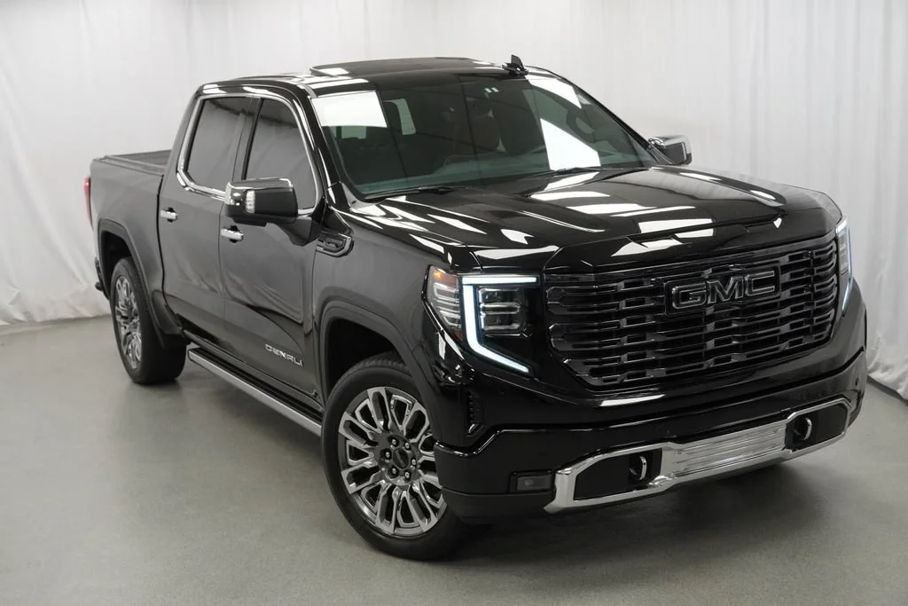 Used 2025 Onyx Black GMC Denali Ultimate image 42