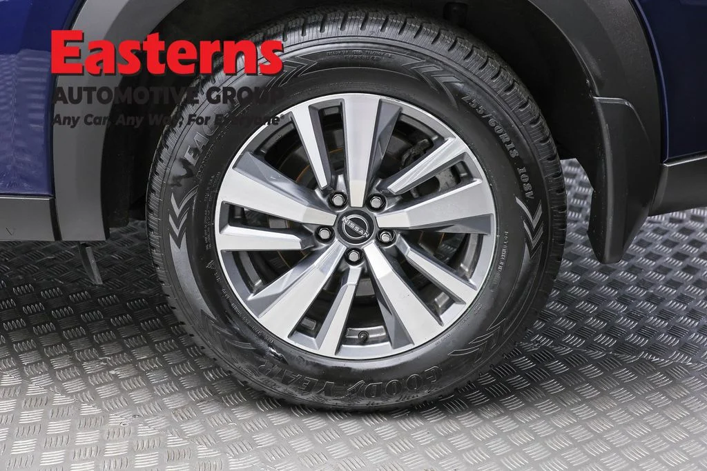 Used 2023 Blue Nissan SL image 7