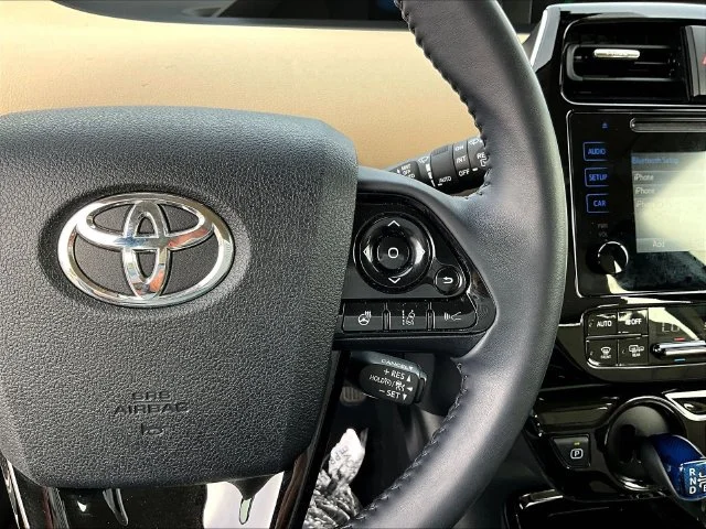 Used 2019 Beige Toyota XLE image 13