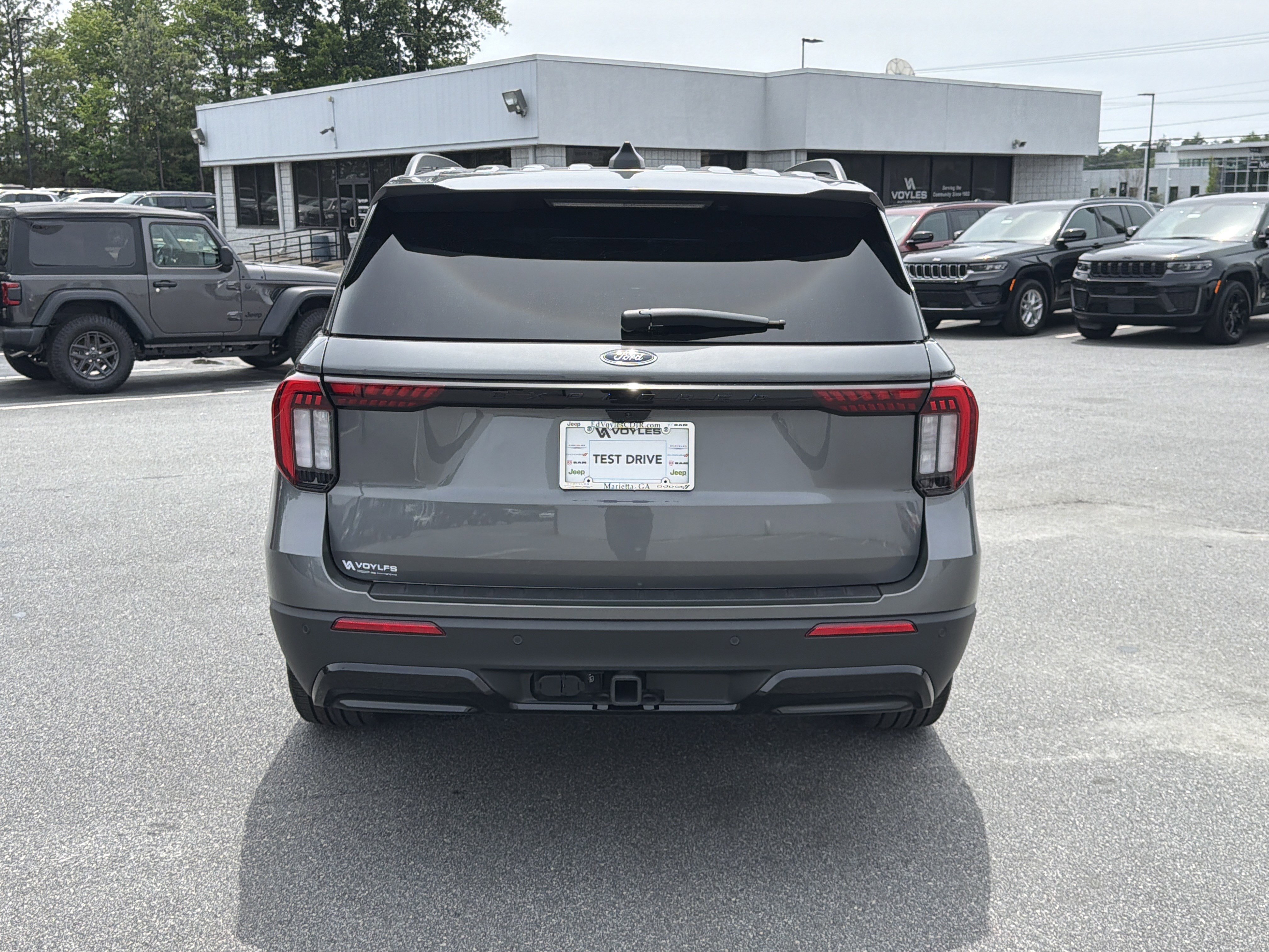 Used 2025 Gray Metallic Ford ST-Line image 7