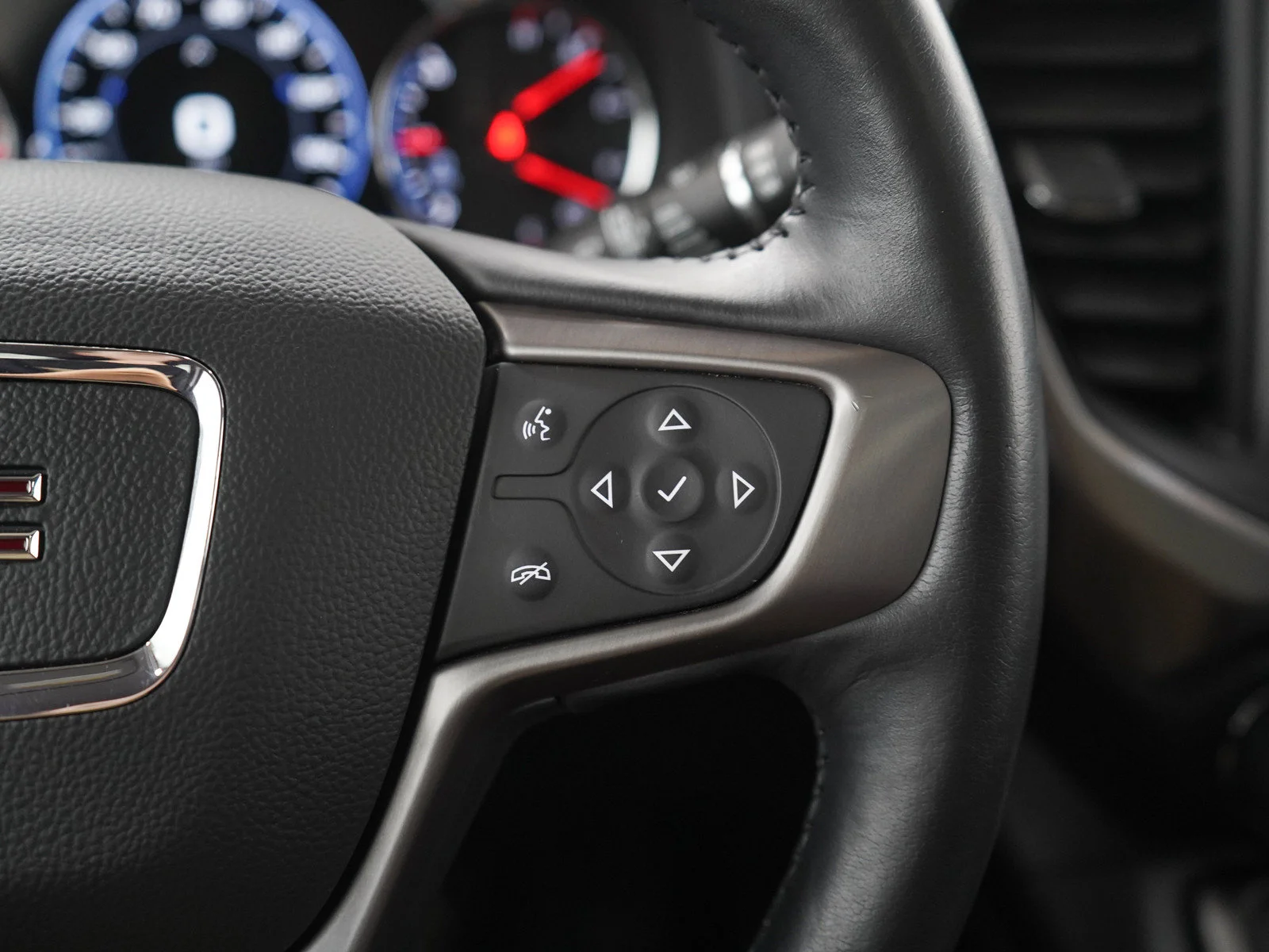 Used 2022 Summit White GMC AT4 image 26