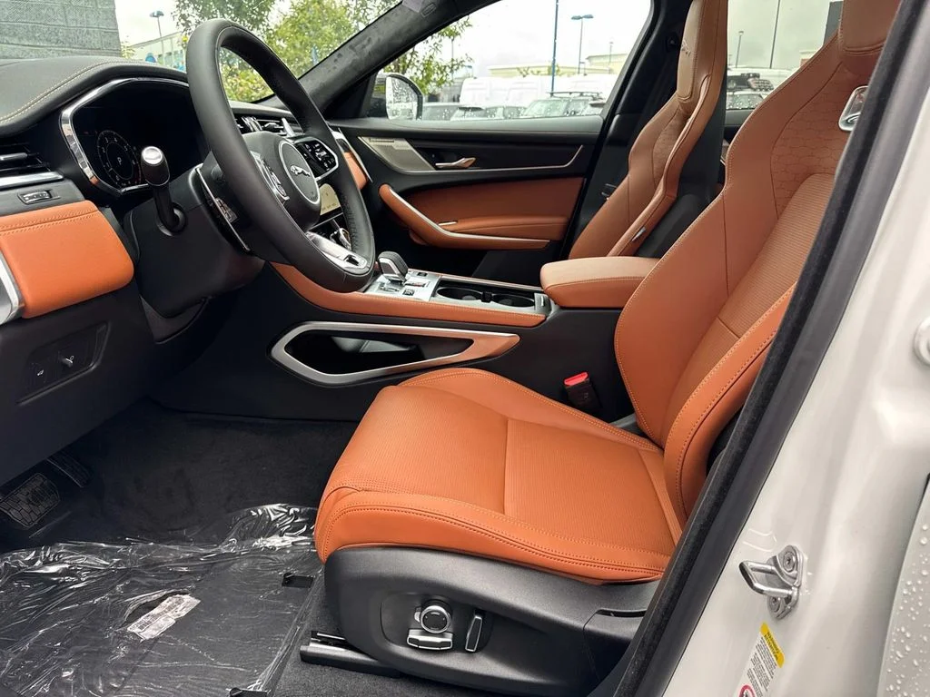 2026 Jaguar F-Pace R-Dynamic S - Photo 17