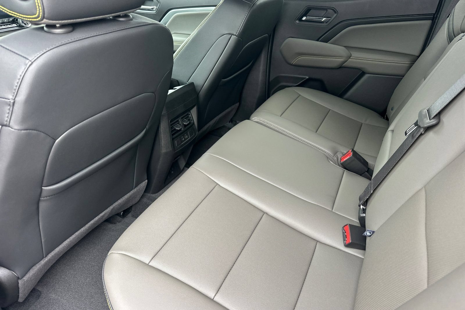 2026 Chevrolet Colorado ZR2 - Photo 12