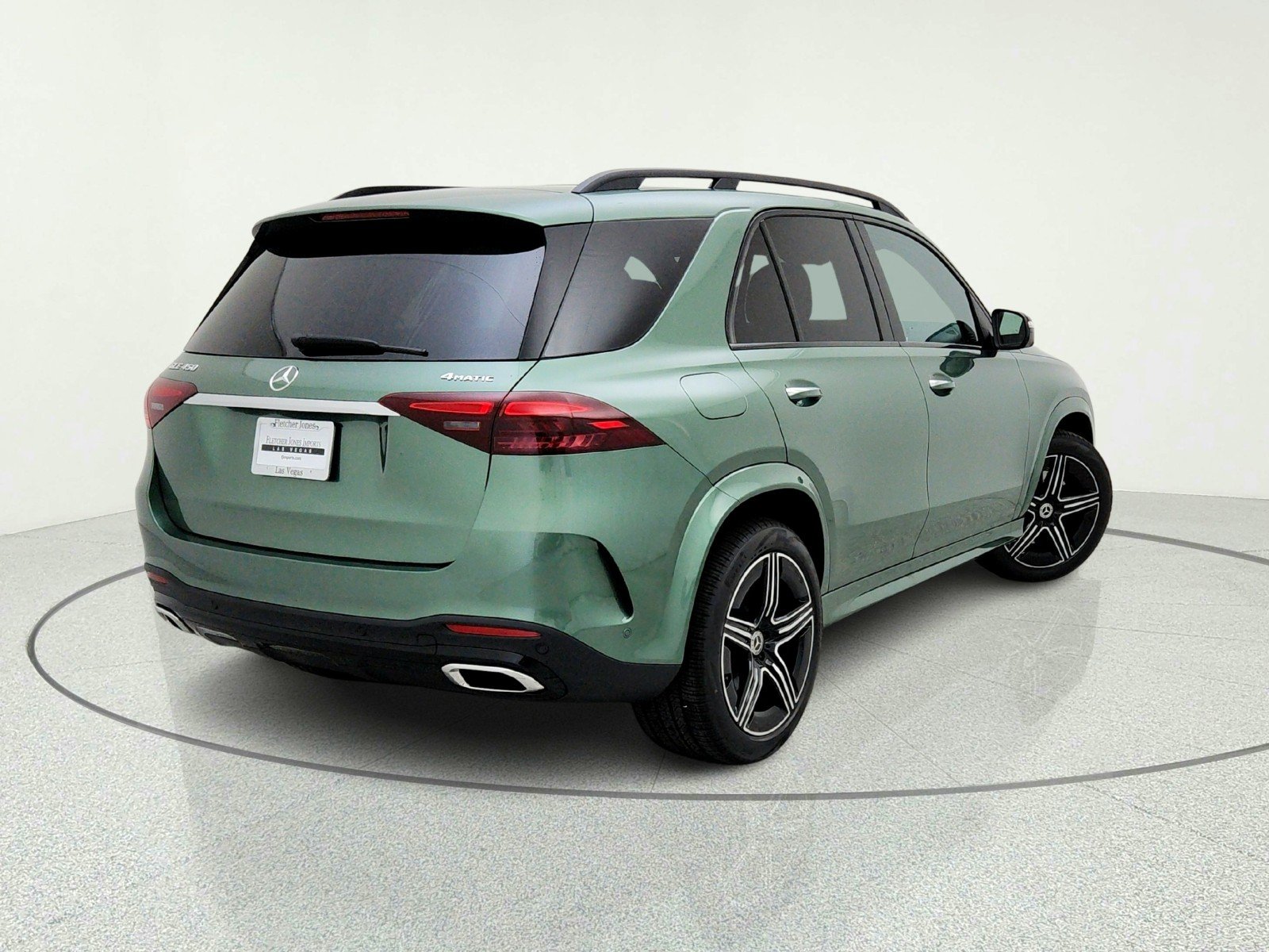 New 2026 MANUFAKTUR Ireland Mid Green Metallic Mercedes-Benz GLE 450 4MATIC® SUV image 9