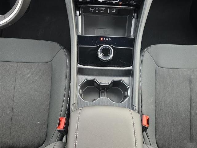 New 2025 Bright White Clear-Coat Exterior Paint Jeep Laredo X image 27