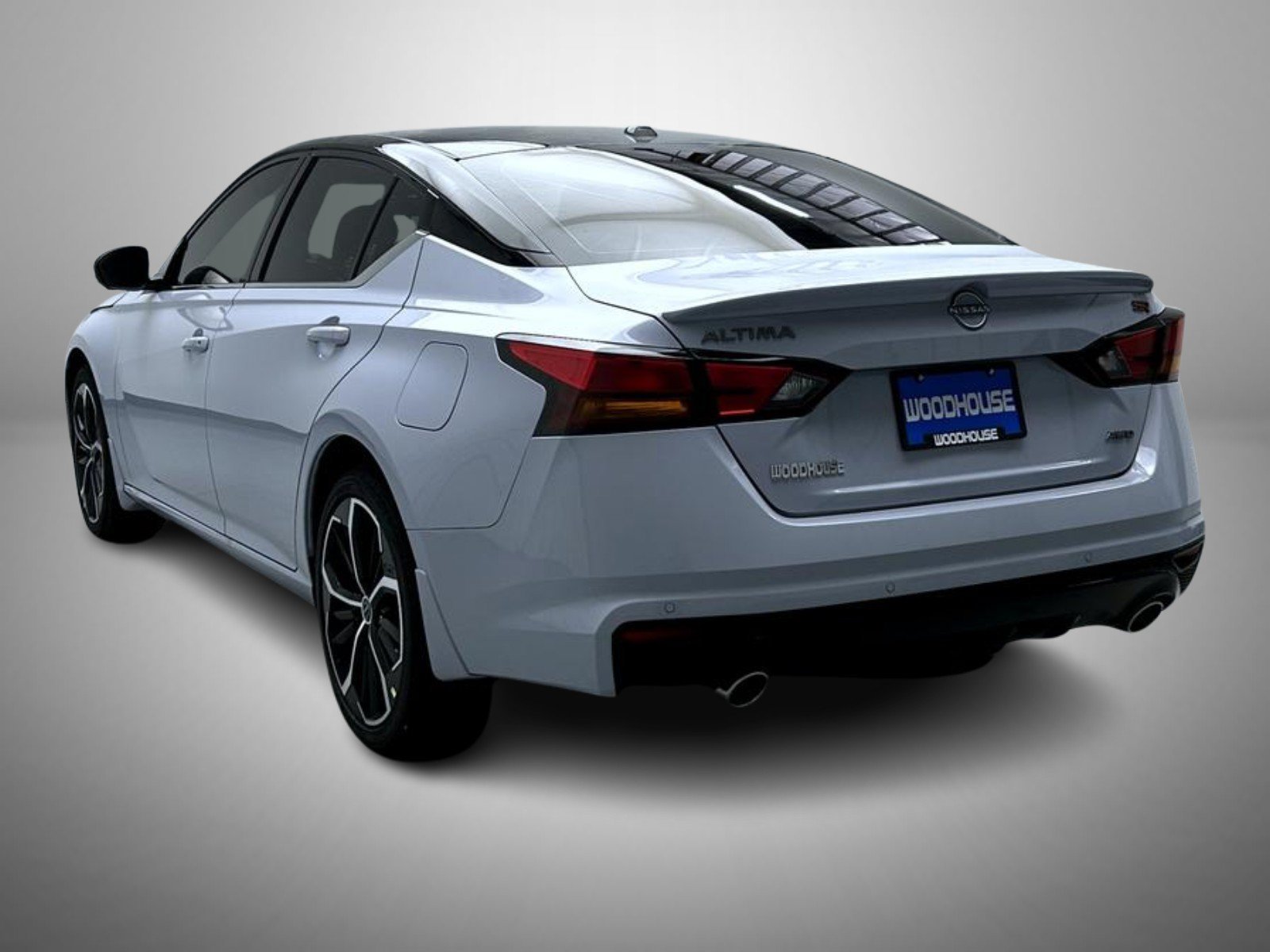 New 2026 Gray Sky Pearl / Super Black Two-tone Nissan 2.5 SR image 7