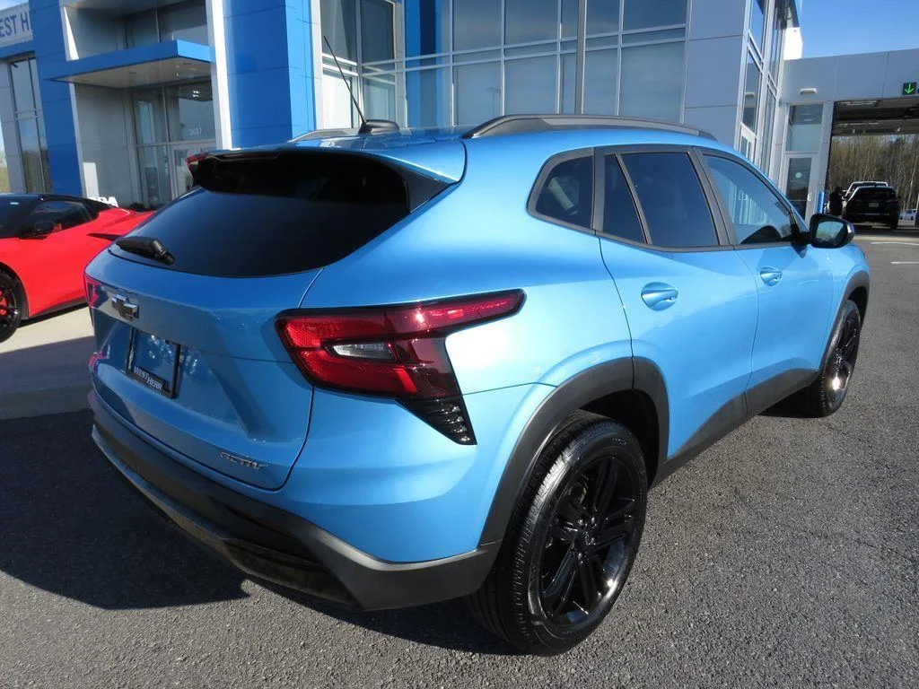 Used 2025 Marina Blue Chevrolet ACTIV image 6