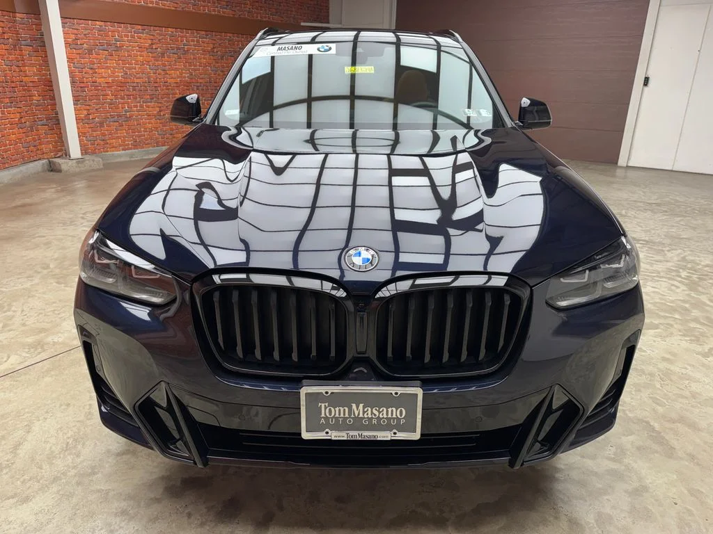Used 2024 Black BMW xDrive30i image 9