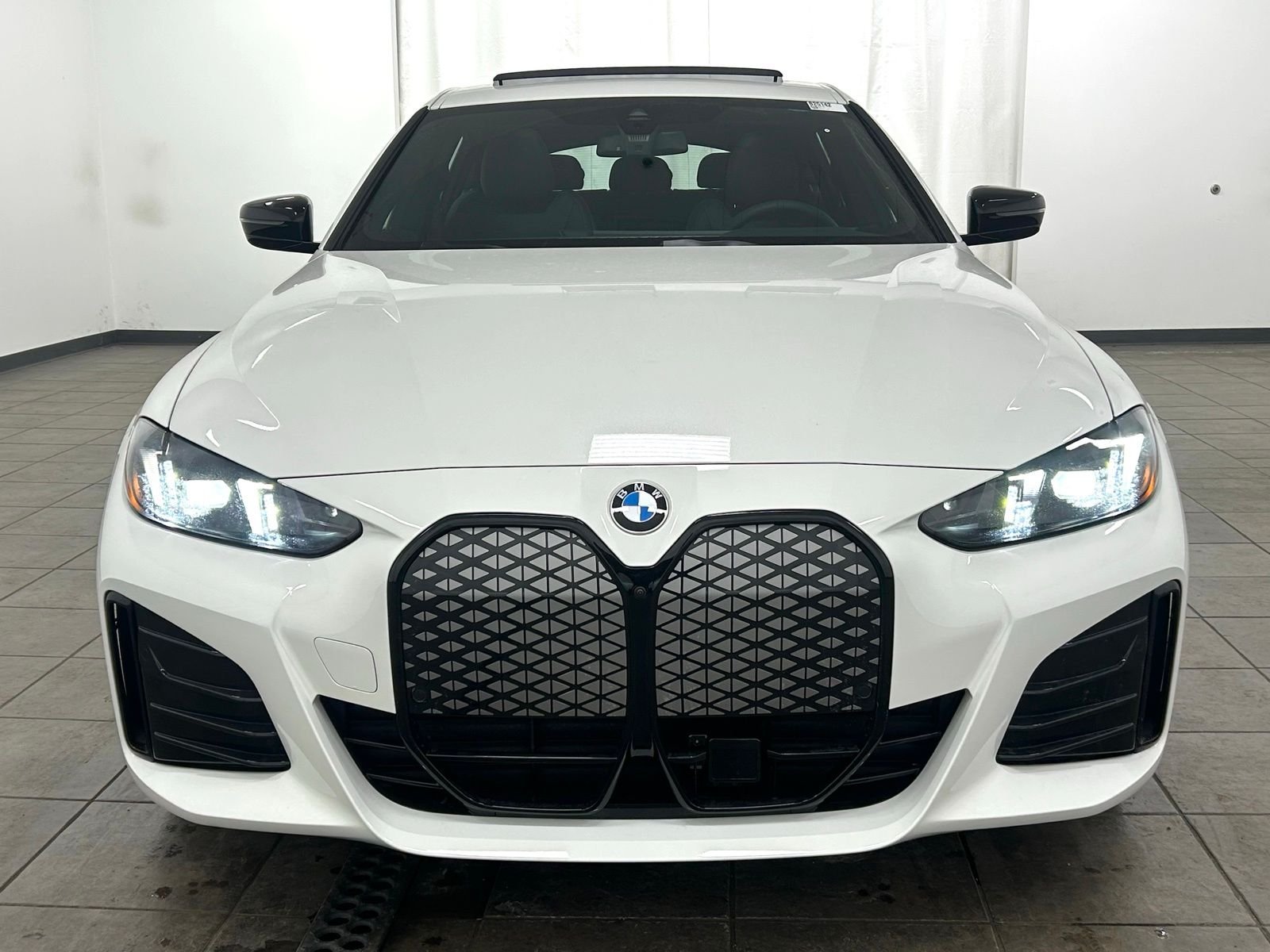 New 2026 Alpine White BMW xDrive40 image 7