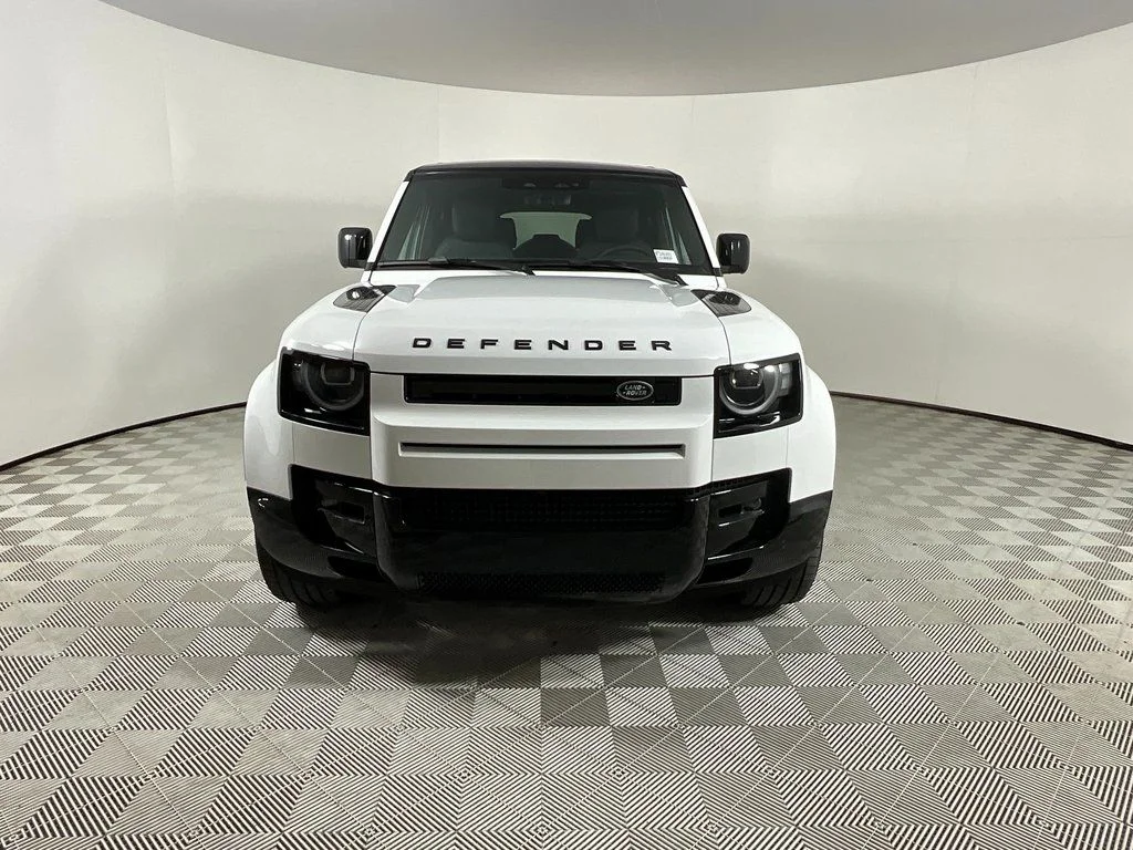 2026 Land Rover Defender X-Dynamic SE - Photo 8