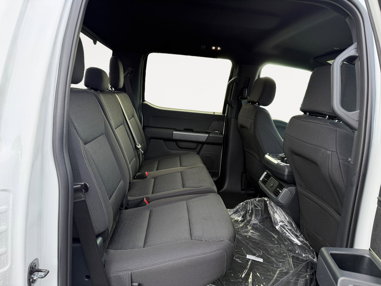 New 2026 Oxford White Ford XLT image 18