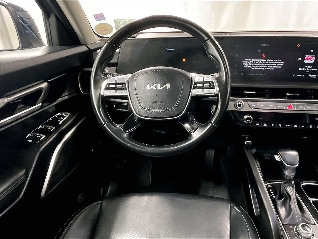 Used 2024 Black Kia S image 17