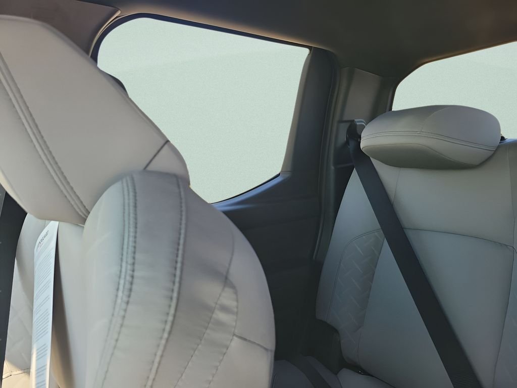2026 Toyota Tacoma SR5 - Photo 12