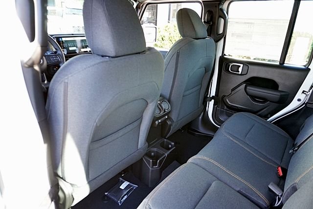 New 2026 Bright White Clear-Coat Exterior Paint Jeep Sport image 23