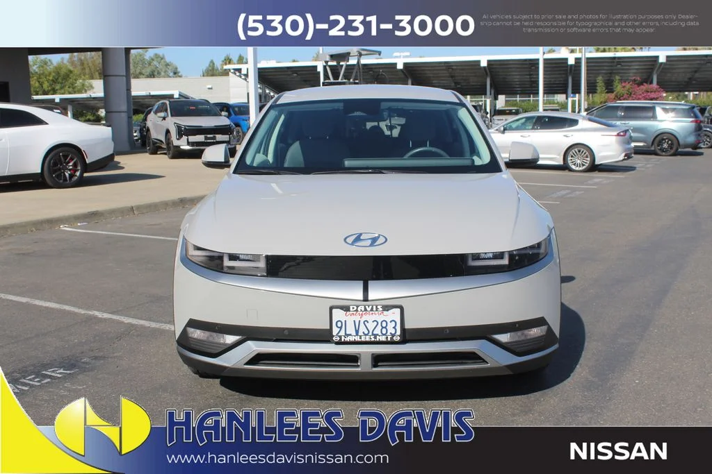 Used 2024 Gray Hyundai SEL image 4