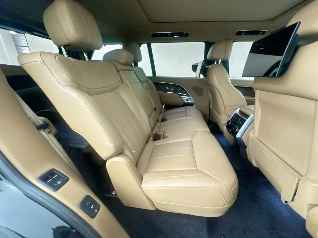 Used 2025 Black Land Rover SE image 30