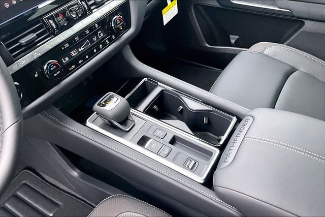 New 2026 Nissan Pathfinder SL 4D Sport Utility