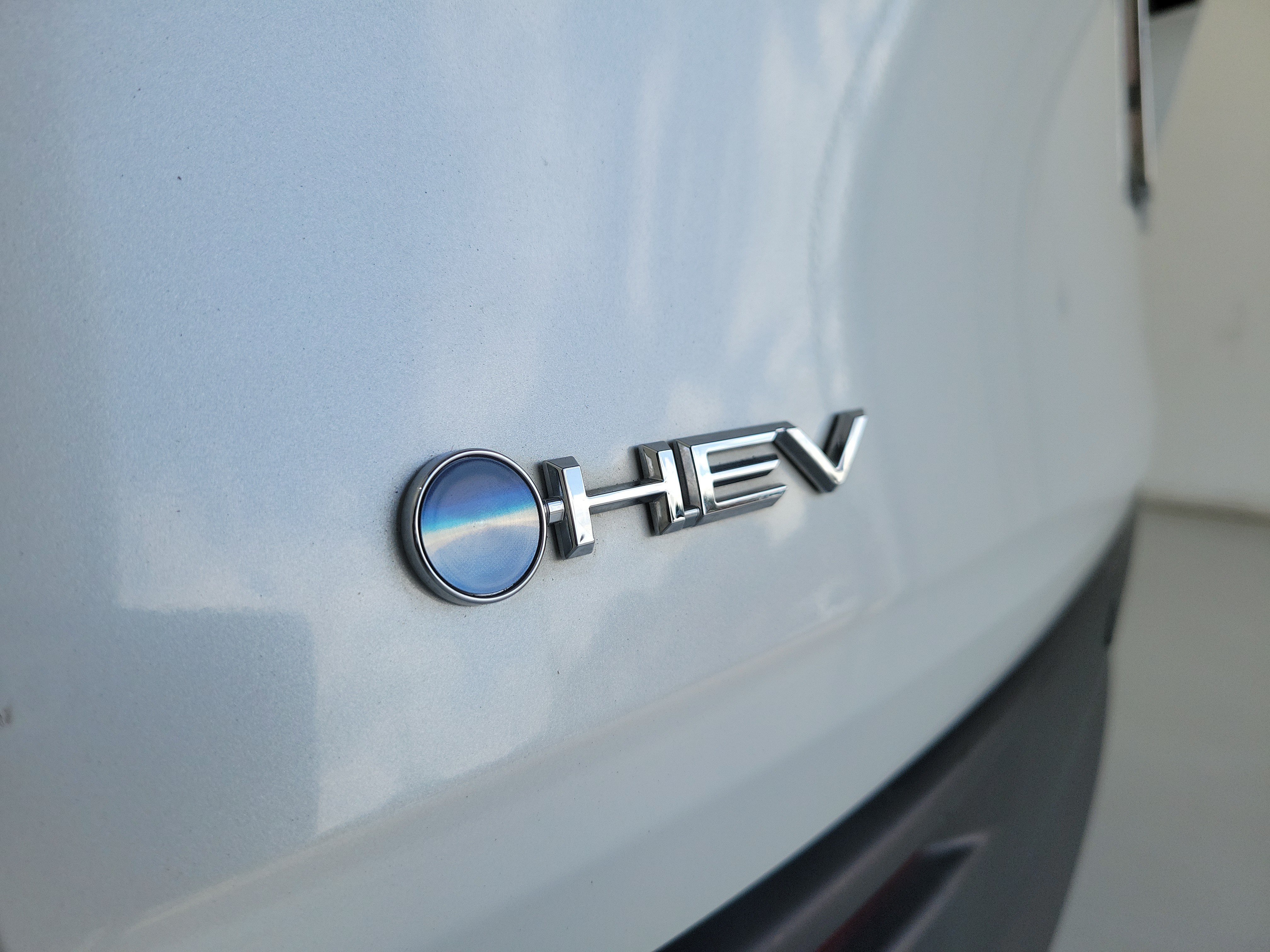 Used 2025 Wind Chill Pearl Toyota XLE image 9
