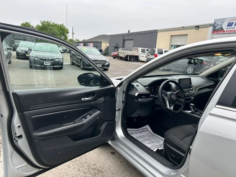 Used 2024 Silver Nissan 2.5 SV Sedan 4D image 35