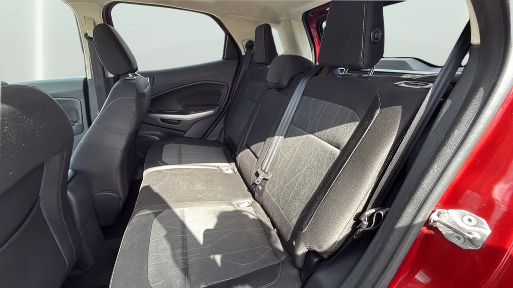Used 2018 Red Ford SE image 24