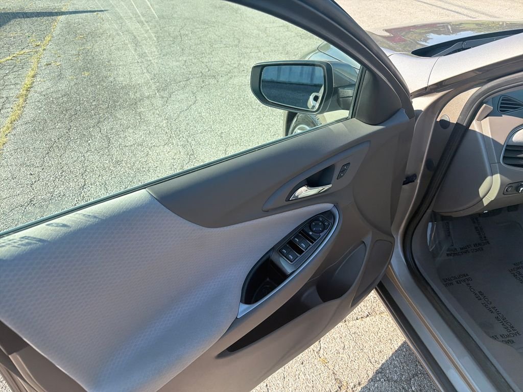 Used 2025 Gray Chevrolet LT image 11
