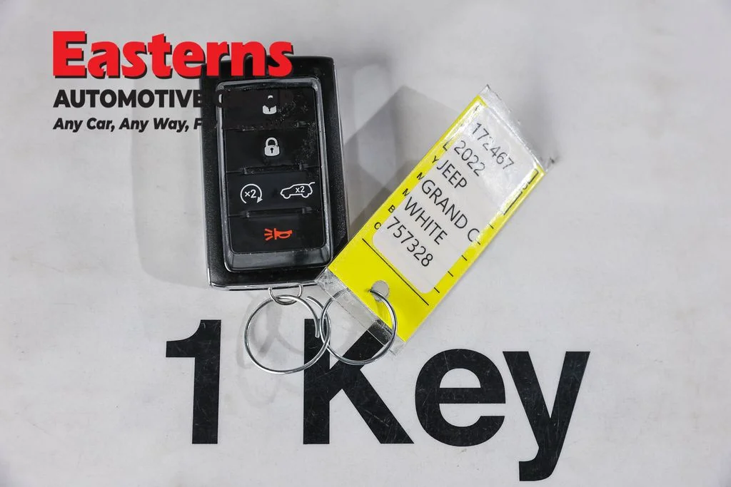 Used 2022 White Jeep 4xe image 28