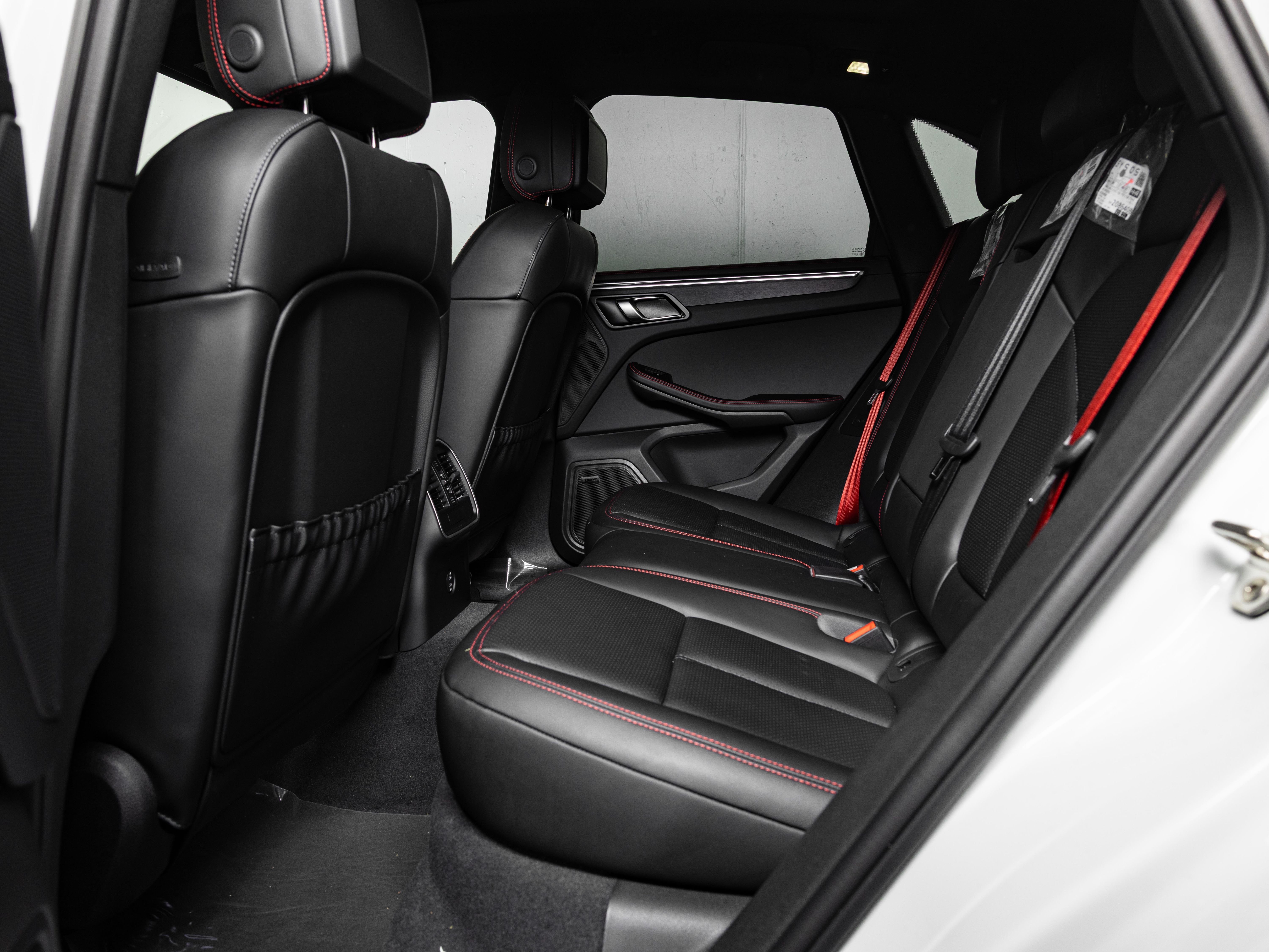 2026 Porsche Macan GTS - Photo 19