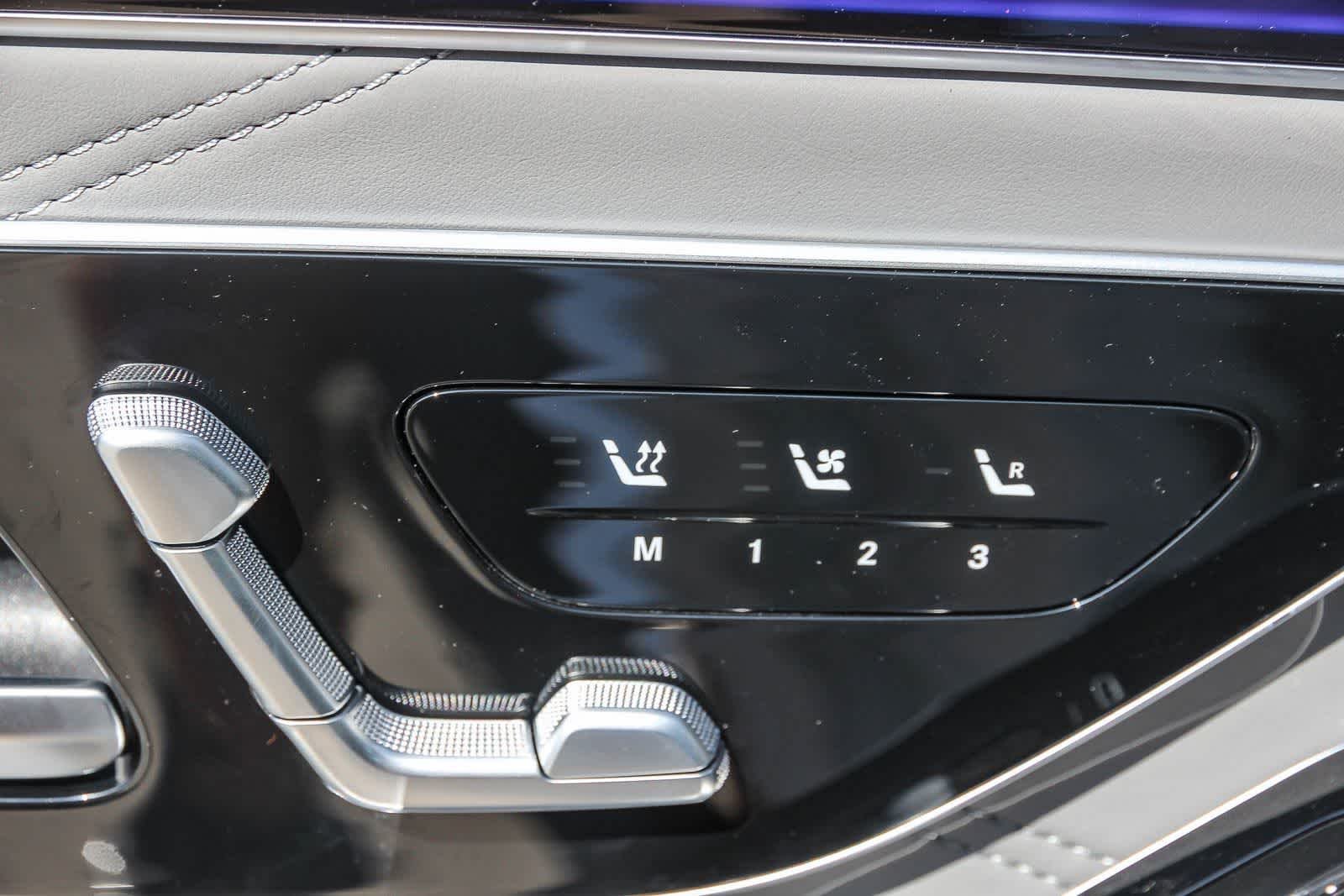 New 2026 MANUFAKTUR Moonlight White Magno Mercedes-Benz AMG® S 63 E image 23