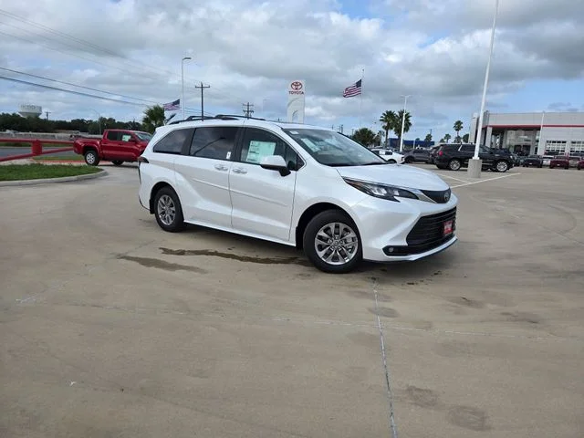 2026 Toyota Sienna XLE 8-Passenger Hybrid FWD's photo