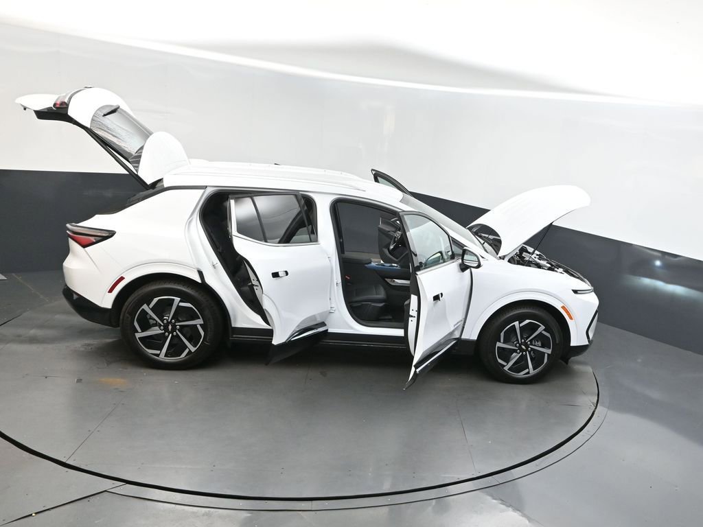 New 2025 Summit White Chevrolet LT image 51