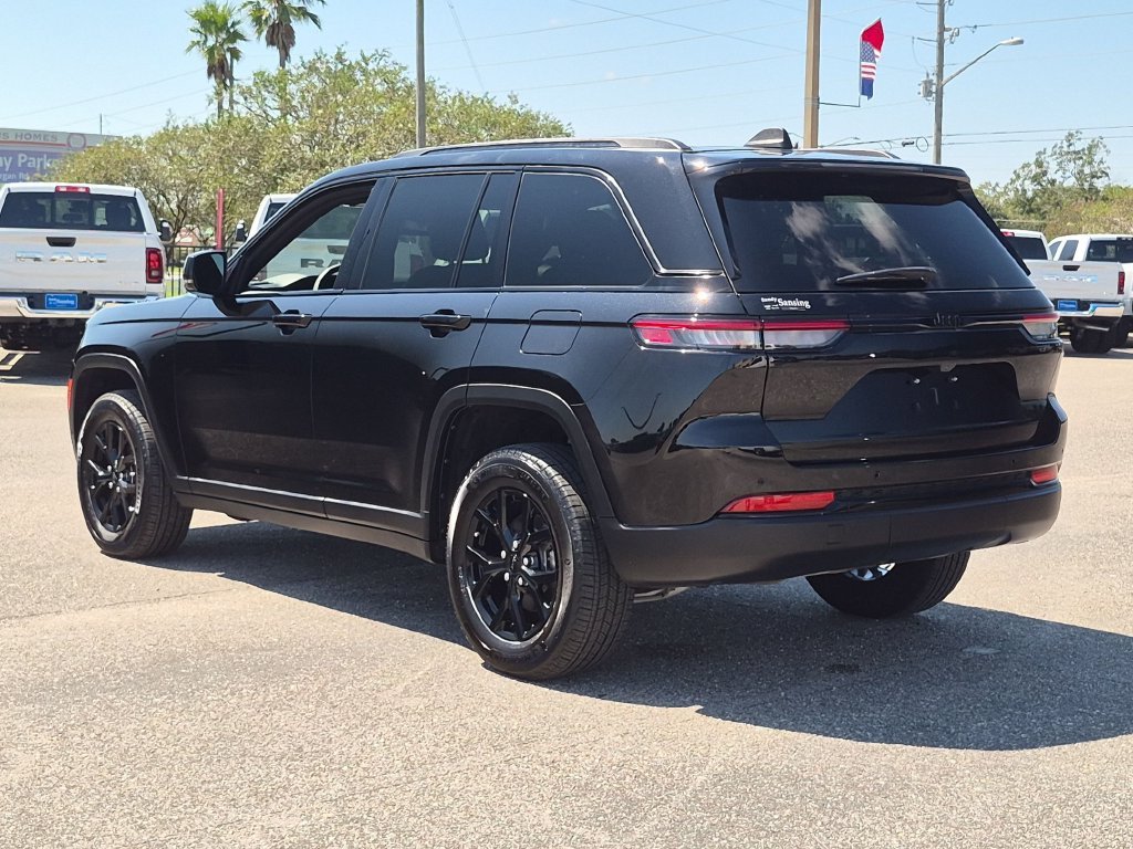 Used 2025 Black Jeep Altitude X image 3
