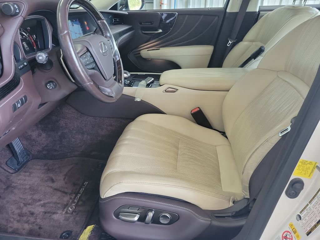 Used 2018 White Lexus 500 Base image 16