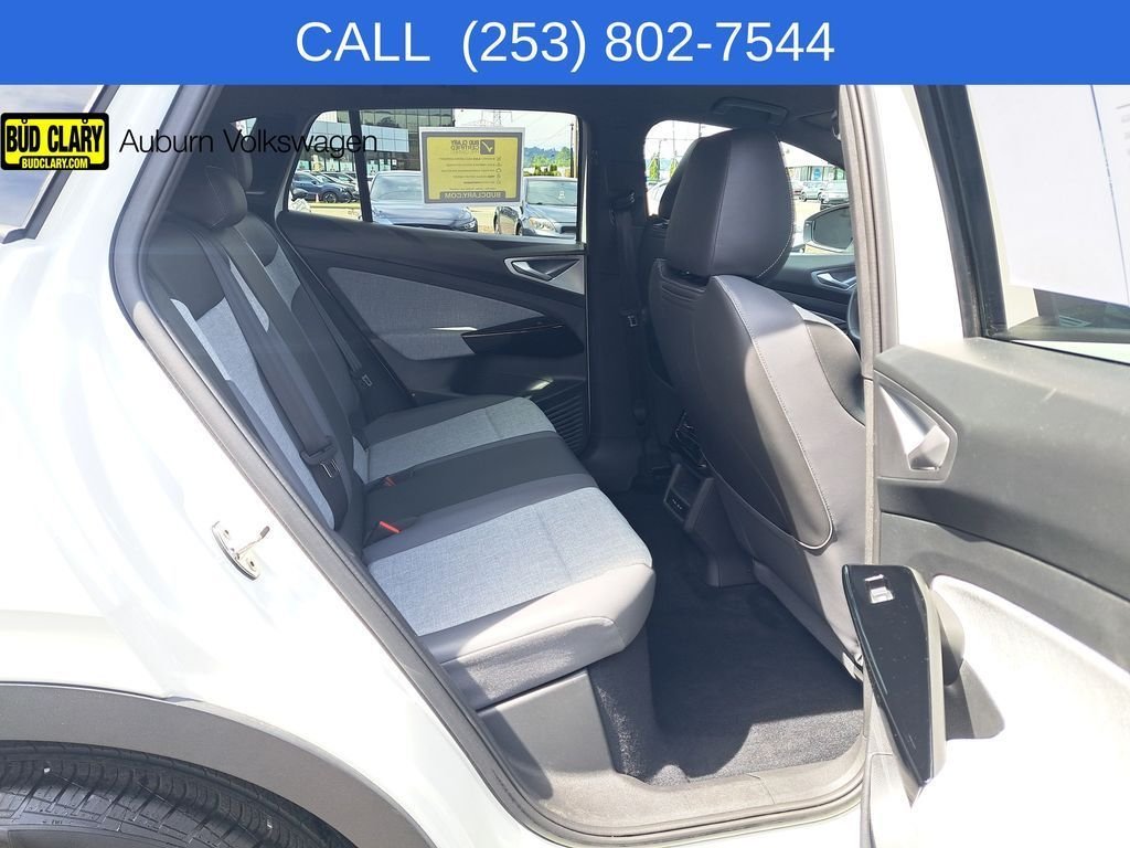 Used 2024 White/off-white Volkswagen Standard image 15