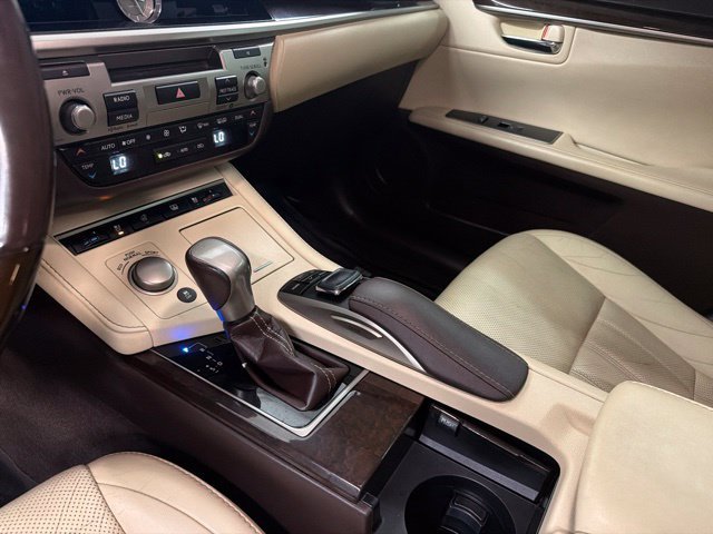 2018 Lexus ES 350 - Photo 35