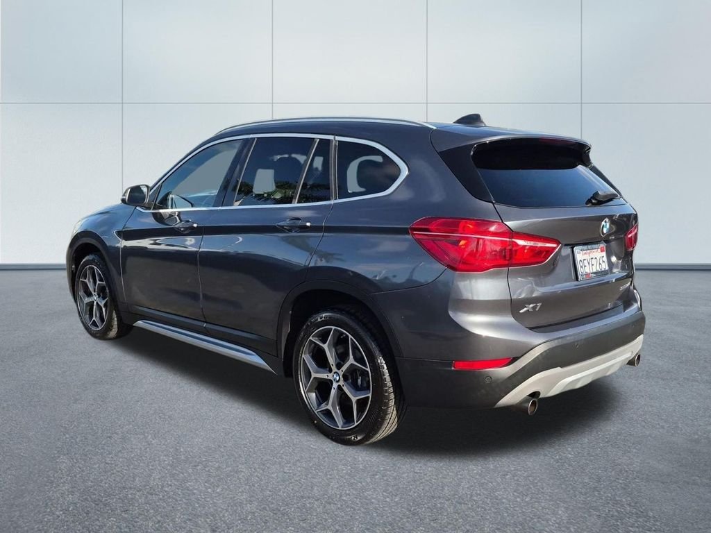 Used 2018 Gray BMW sDrive28i image 4