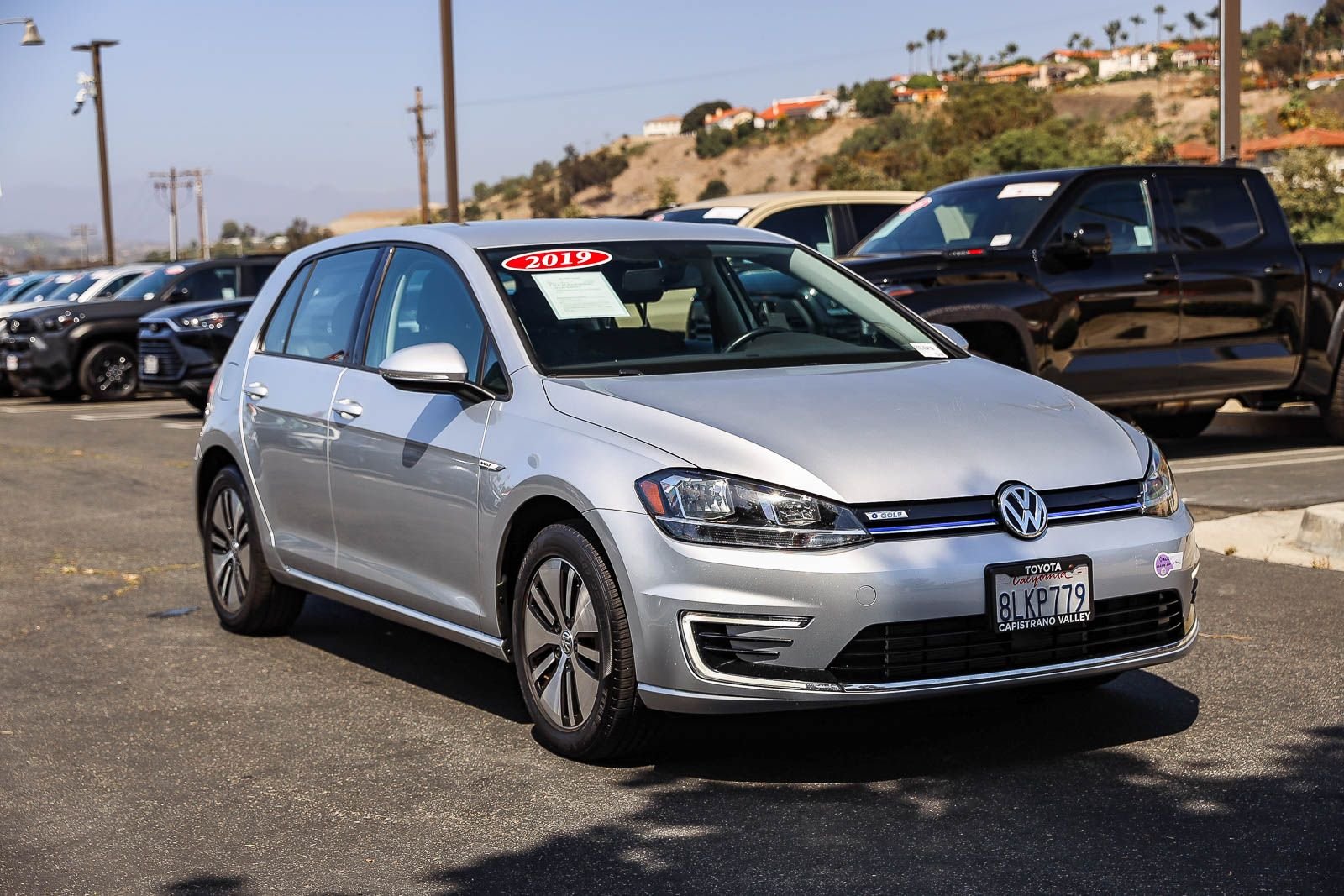 Used 2019 Reflex Silver Metallic Volkswagen SE image 3