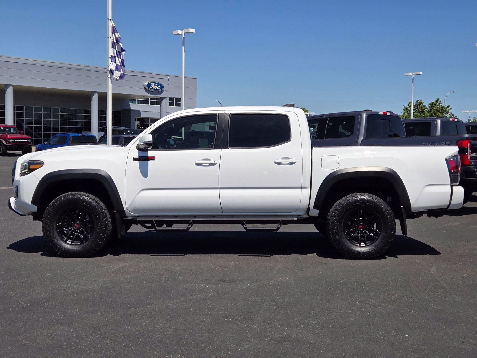 Certified Used 2020 White Toyota  image 7