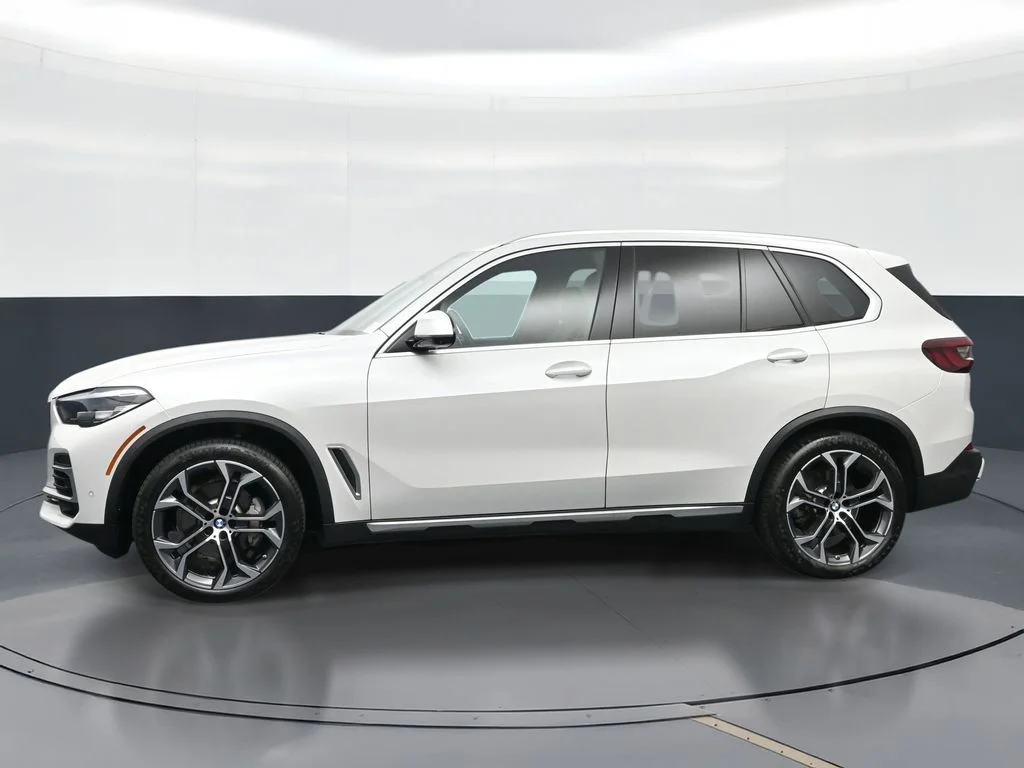 Certified Used 2023 Mineral White Metallic BMW xDrive40i image 5