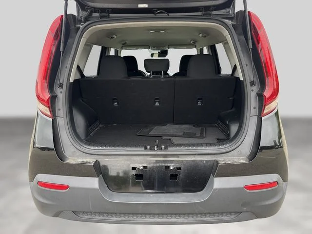 Used 2022 Black Kia LX image 18